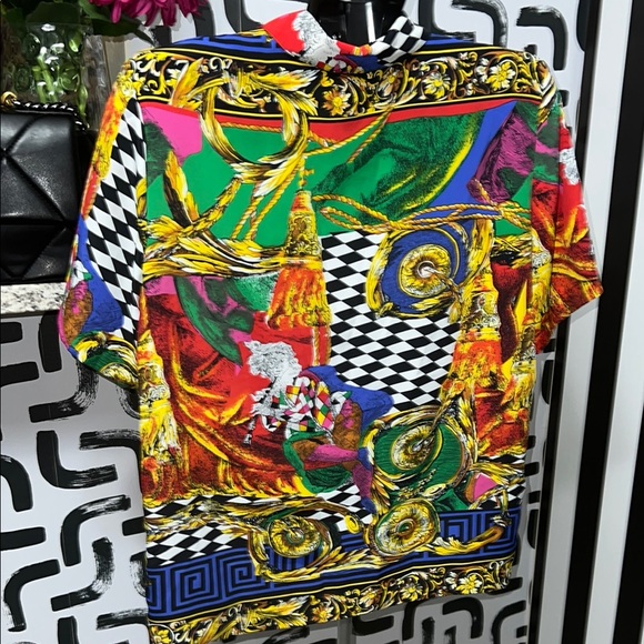 Vibrant Graphic Women's Shirt But Can be Unisex - Picture 4 of 5